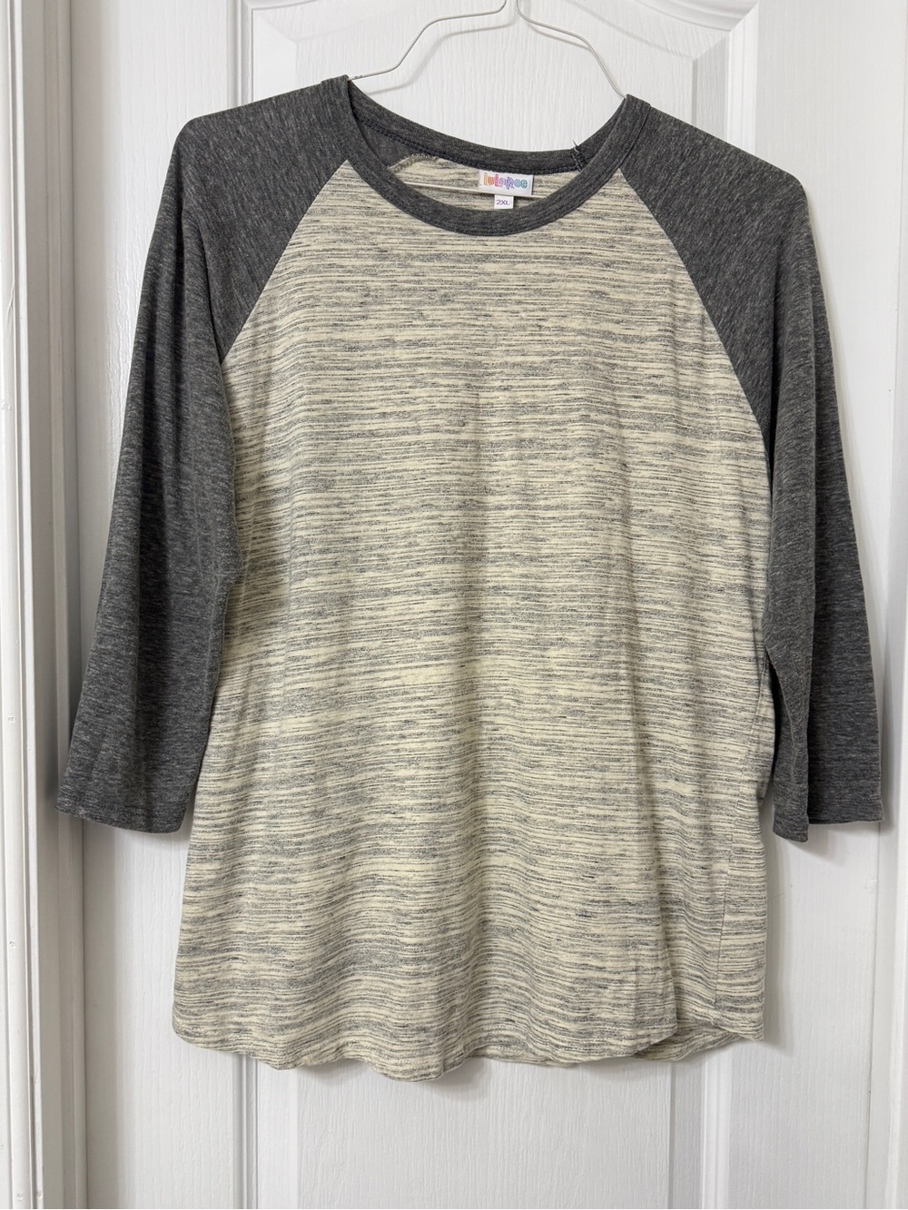 LuLaRoe Randy Raglan Tee baseball style 3/4 sleeves heathered gray 2XL